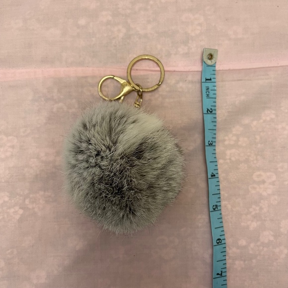 ⭐️2/$20 Fur Ball Bag Charm - Picture 1 of 1